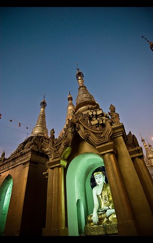 [buddha+at+Shwedagon+Pagoda+Zayan+Yassin+on+Flickr.jpg]