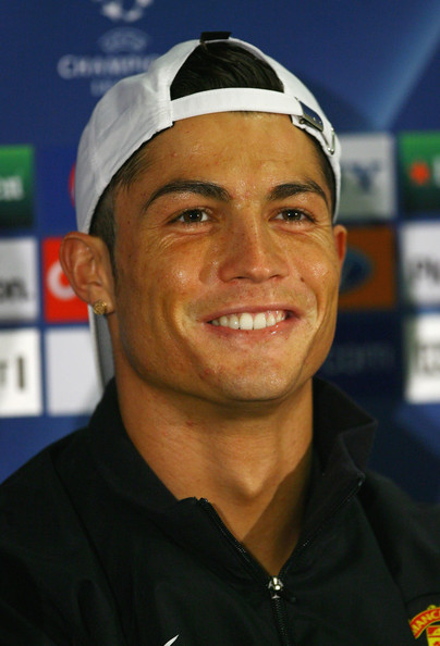 [ronaldo+backwards+cap.jpg]