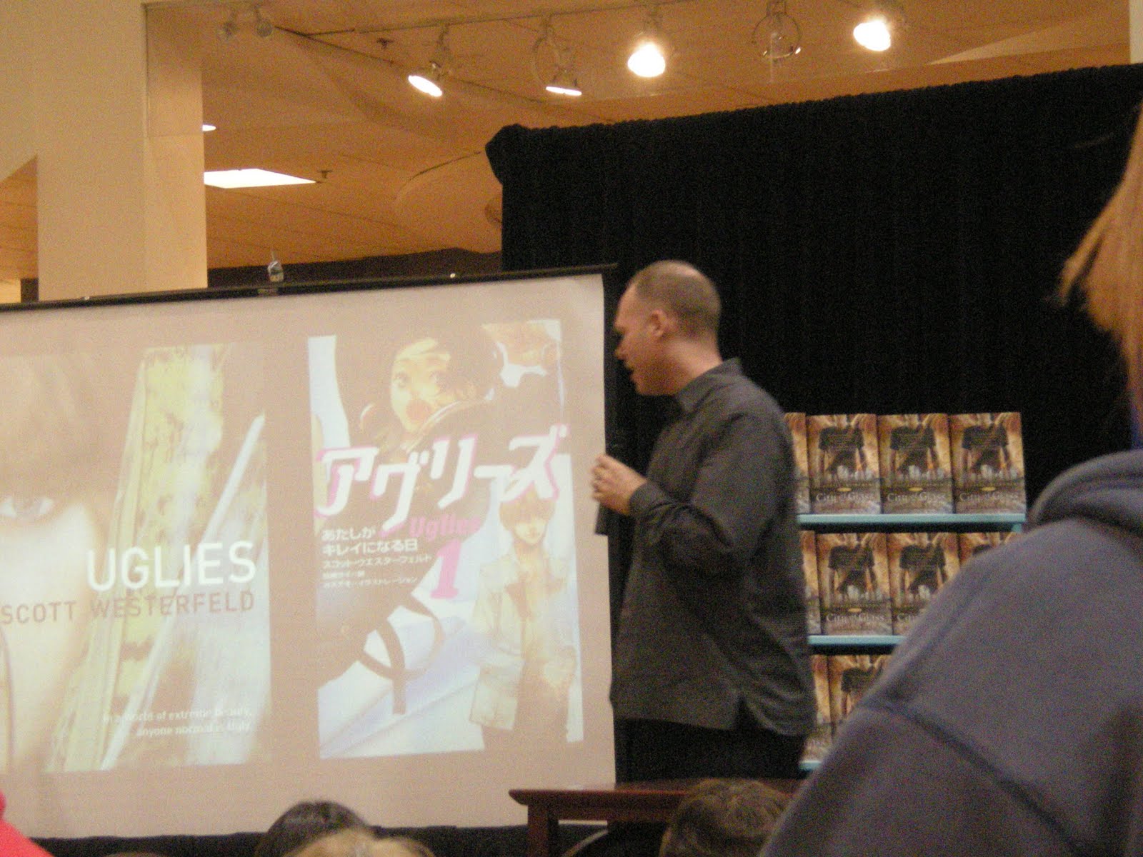 [author+signing+Nov+2009+002.JPG]