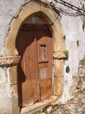 [Porta-Medieval-castelo-vide.jpg]