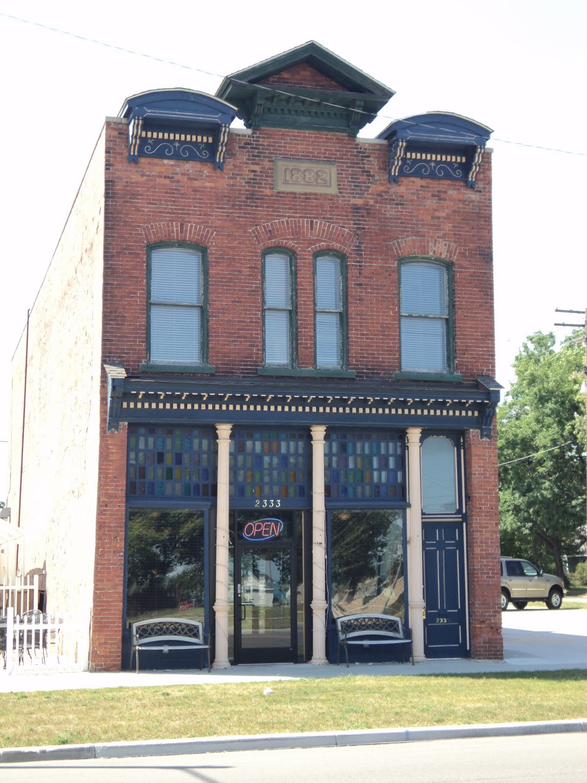Bistro 1882.