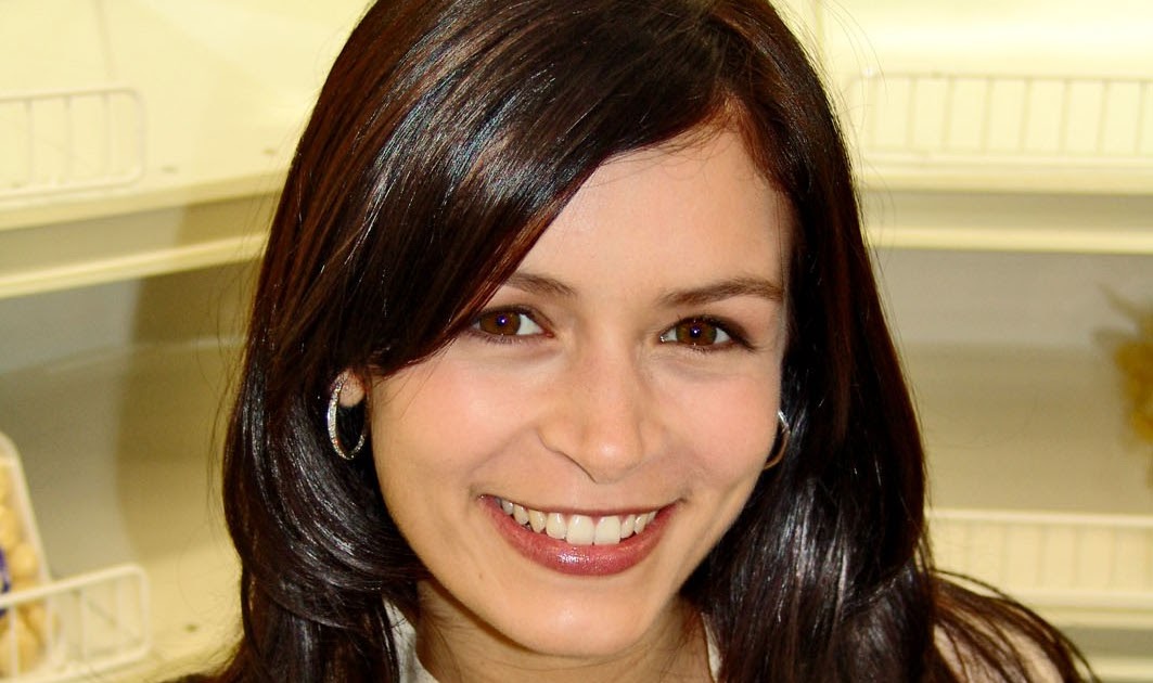 Bianca Castanho comemora reprises de Esmeralda e Canavial de Paixões