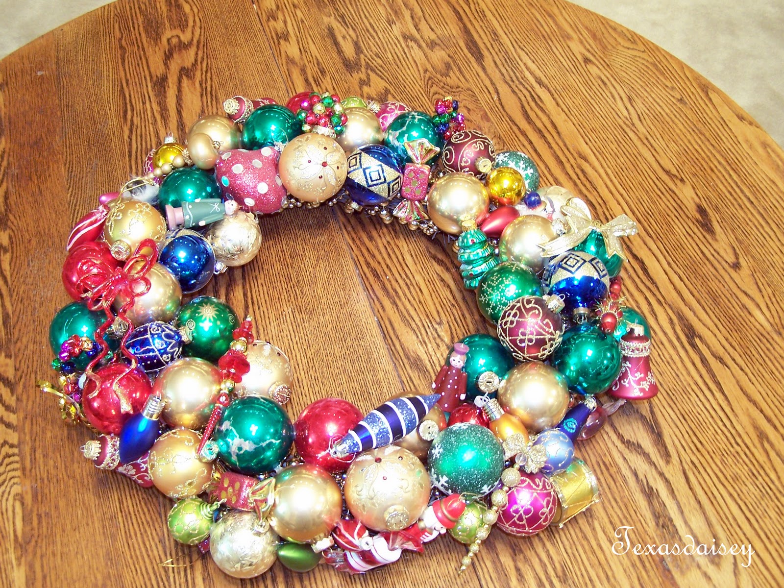 Texasdaisey Creations Easy Christmas Wreath Project