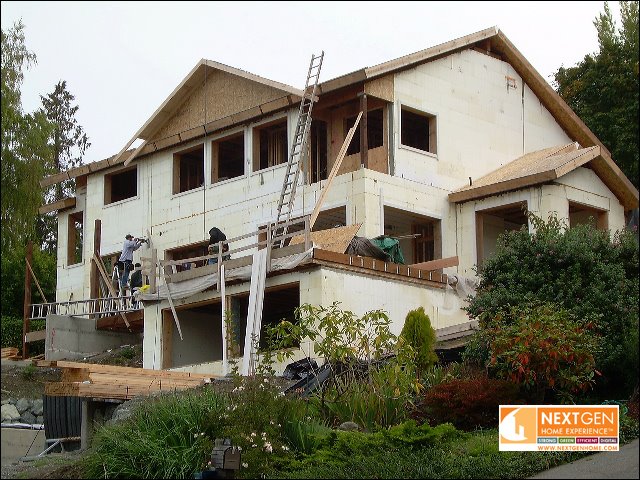 [Earthquake+House.jpg]