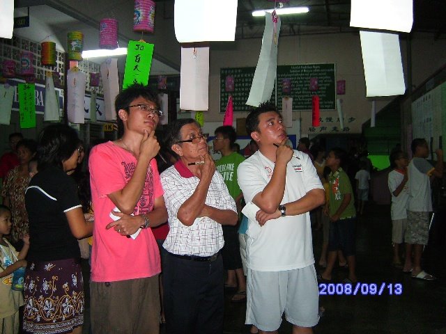 [PICT3056.JPG]