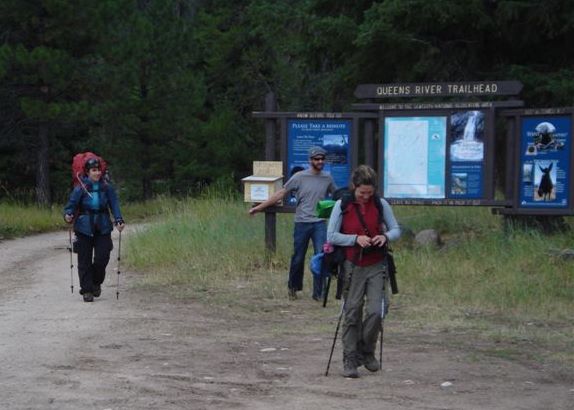 [At+the+trailhead.JPG]