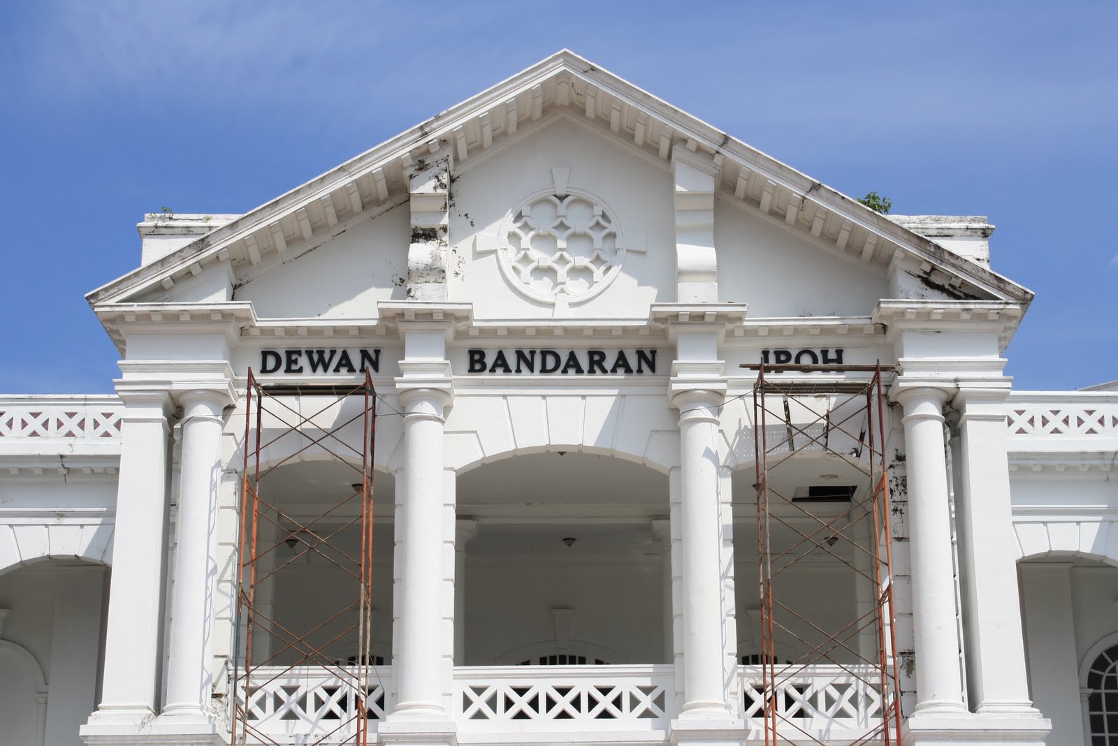 Images of Ipoh: Town Hall is "Dewan Bandaran Ipoh"