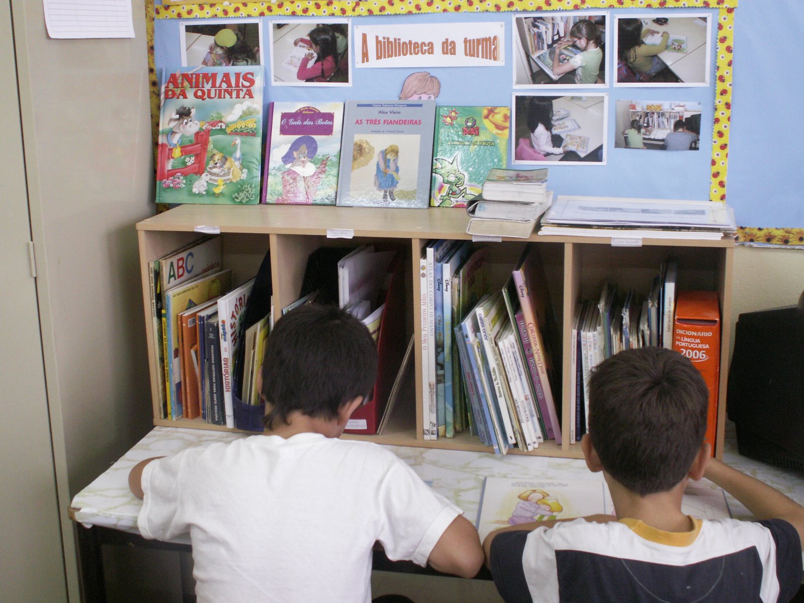 [Biblioteca.JPG]