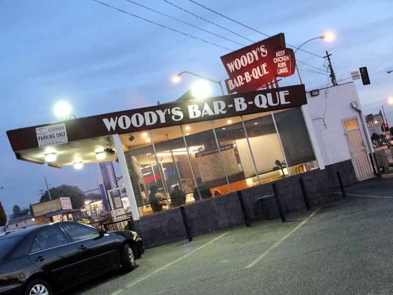 CAFE LA LA Woody's BarBQ in Inglewood