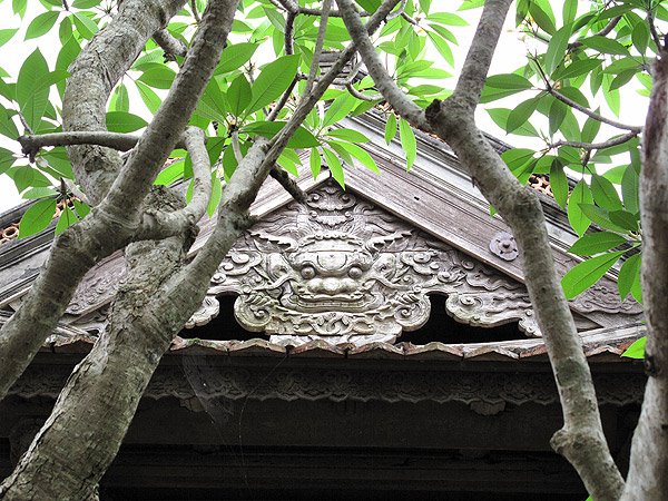 [khu-di-chua-Trung.jpg]