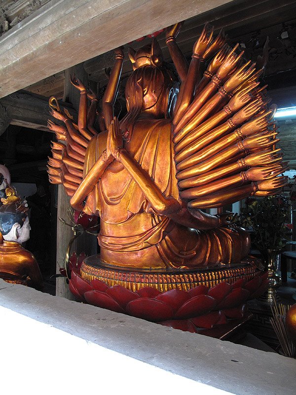 [sau-lung-Quan-Am.jpg]