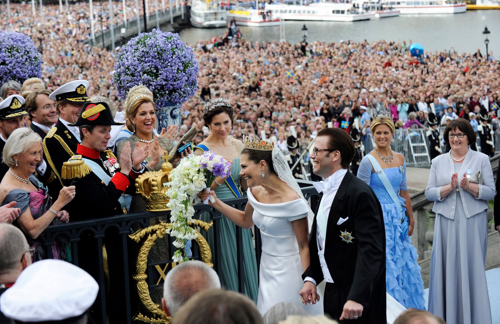 32771-princess-madeleine-of-sweden-wedding-035-122.jpg