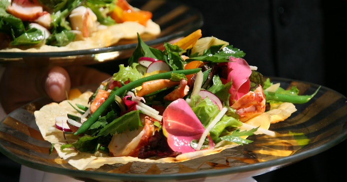 Carta da Musica Lobster Salad on Sardinian "Music Paper" bread