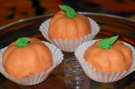 [pumpkin+cake+truffles+-+Copy.JPG]