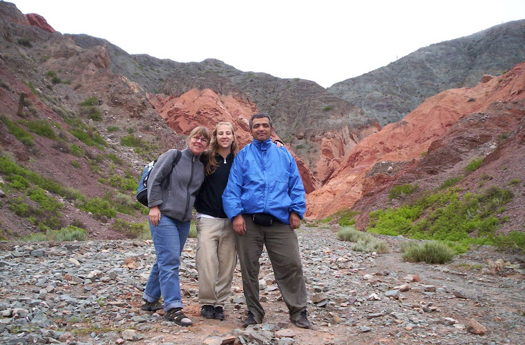 CON UN PAR DE TURISTAS