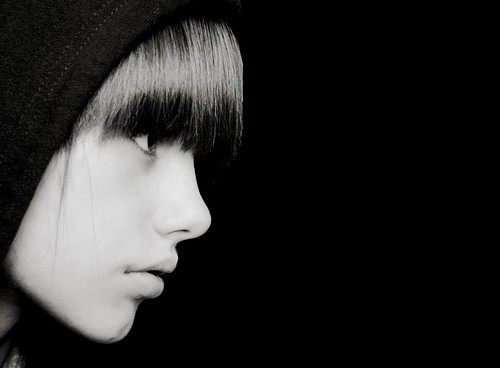 [beauty,black,white,girl,pretty-beca3fa8f48397e3949f061735129db4_h.jpg]