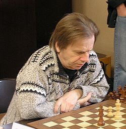 Xadrez é arte - Anatoly Karpov jogando xadrez em partidas simultâneas com  crianças na Rússia! Foto: Anatoly Karpov