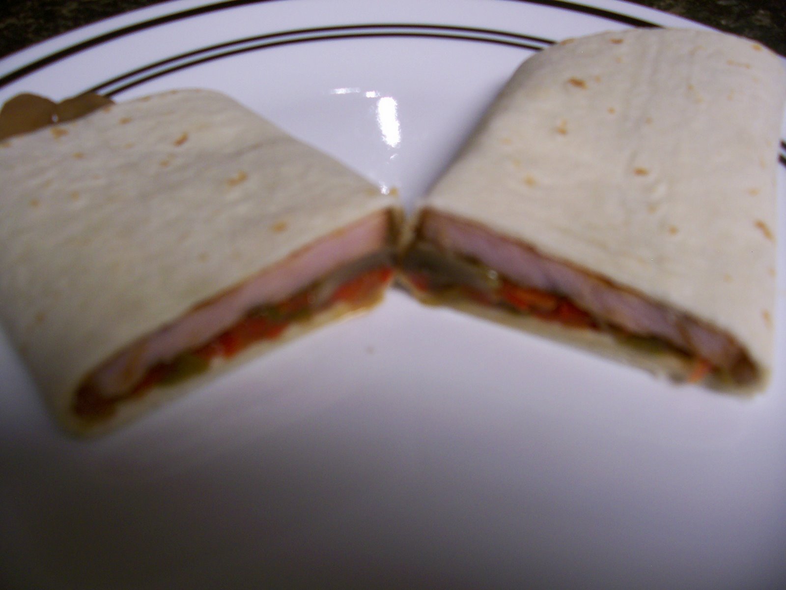 RECETAS AL INSTANTE BURRITO DE LOMO AHUMADO CON VEGETALES EN SALSA