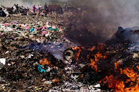 external image smoke-fire-burning-garbage-dump-managua-14.jpg
