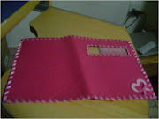 Aprendi a fazer capas de livros com a minha tia. Geralmente temos livros ou . (capas )