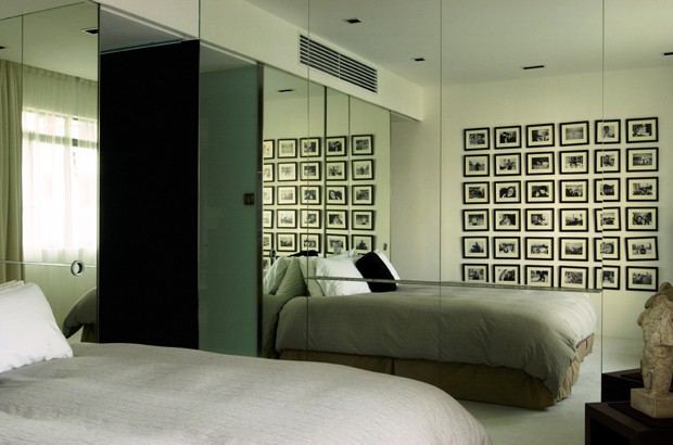 Espejos en el dormitorio como usar los espejos para ampliar el ... Decoracion cuarto moderno hombre