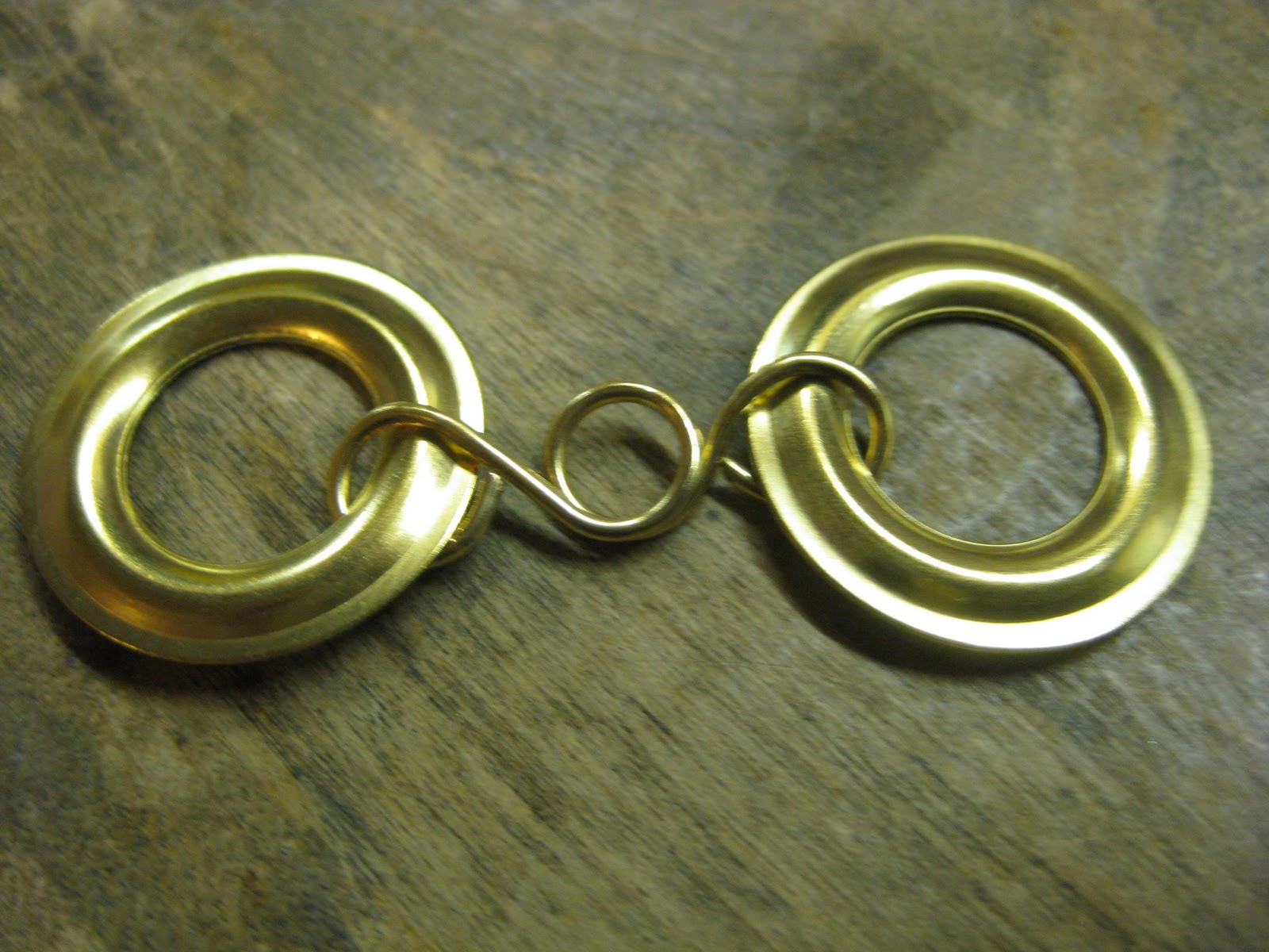 New Jewelry A Day Make a Bracelet from Grommets