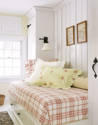 Second-Floor-Guest-Bedroom-HTOURS0106-de Quartos inspiradores