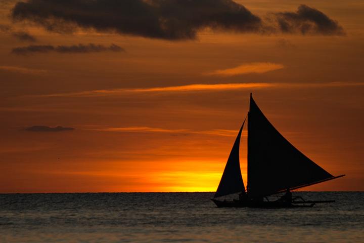 [sunset_sailboat.jpg]