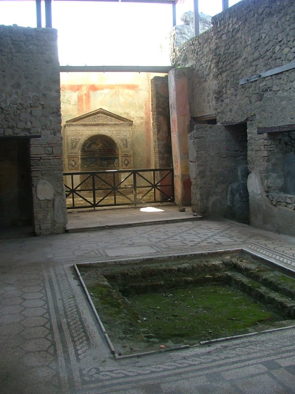 [Pompeia+Patio+com+Lago+09JUN.jpg]