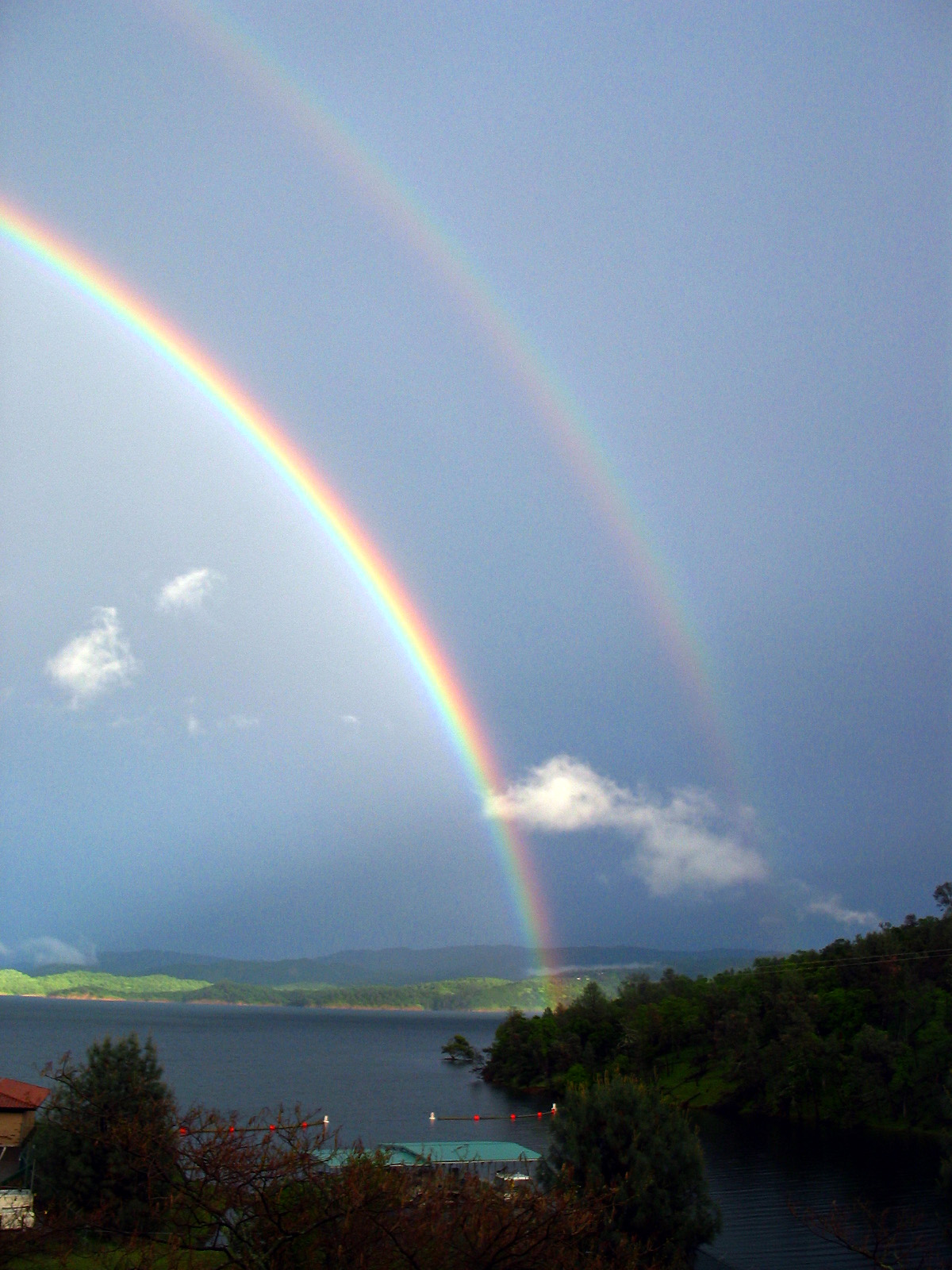 [Bild: double_rainbow.jpg]