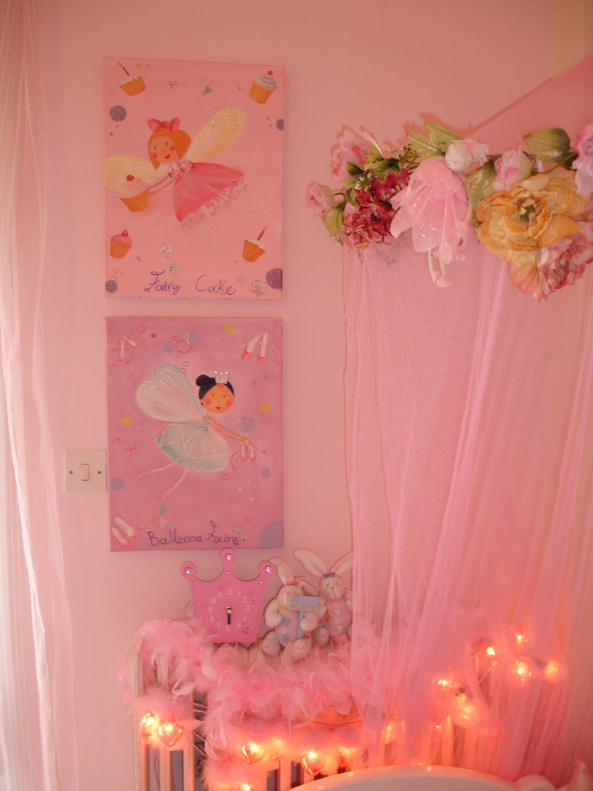 [pink-princess-bedroom.JPG]