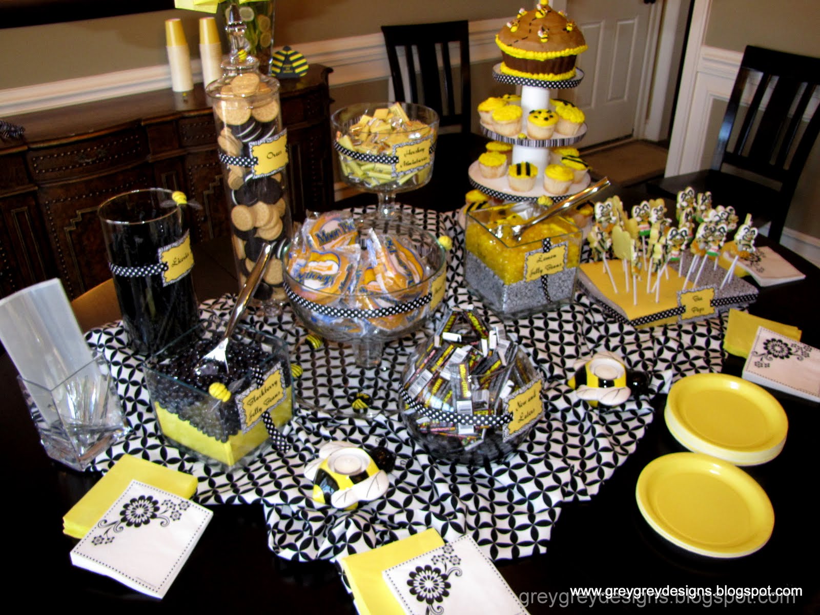 31 Bee Themed Baby Shower Decorations | Table Decorating Ideas