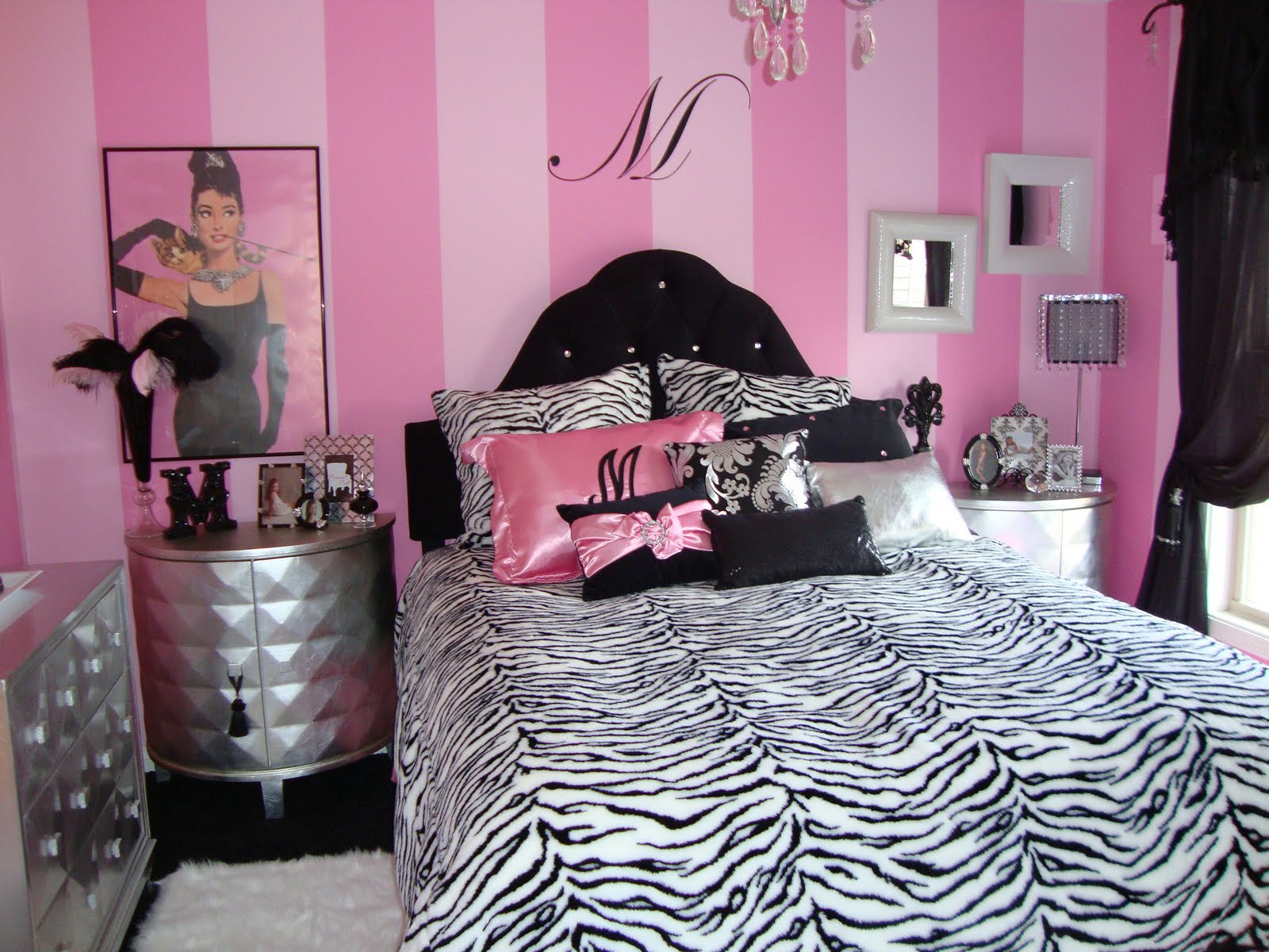 Black And Silver Bedroom Wallpaper