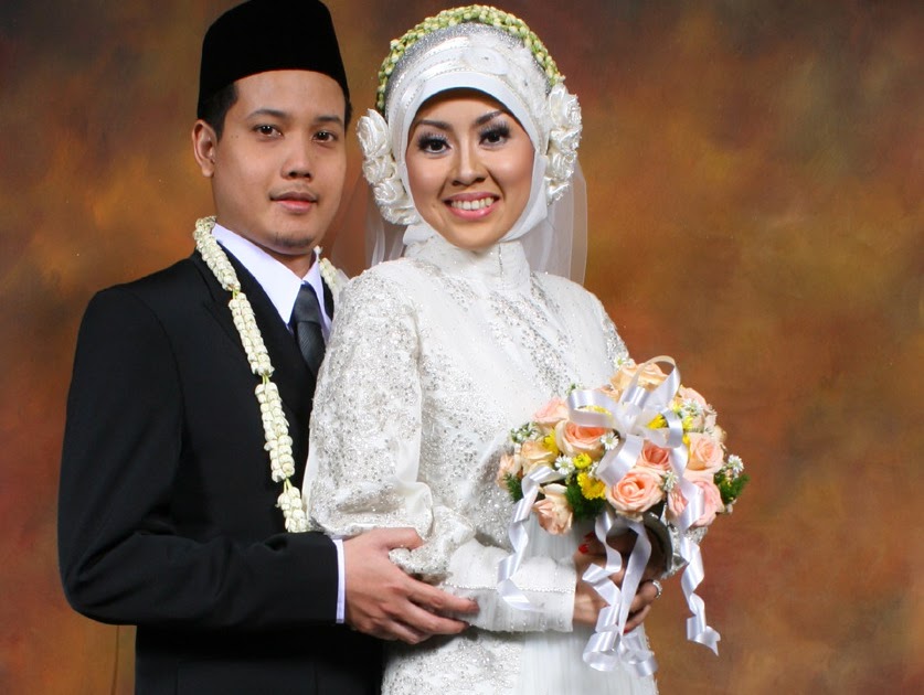 gaun pernikahan aksen spesial