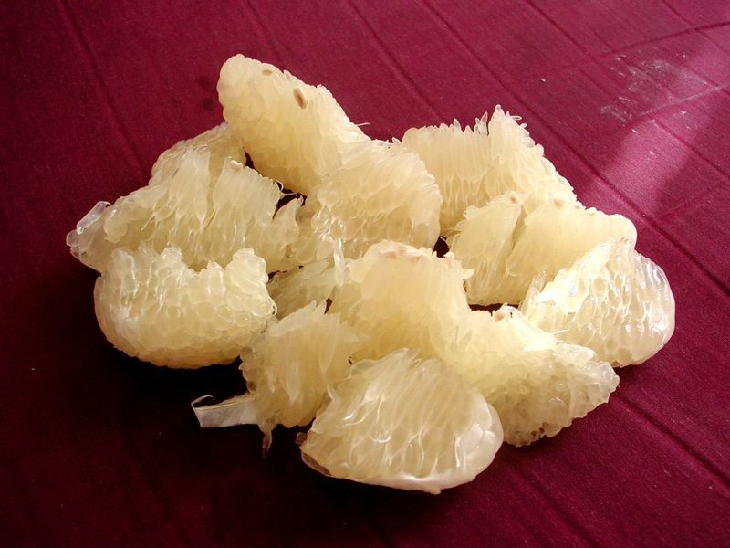 [800px-Pummelo_flesh.jpg]