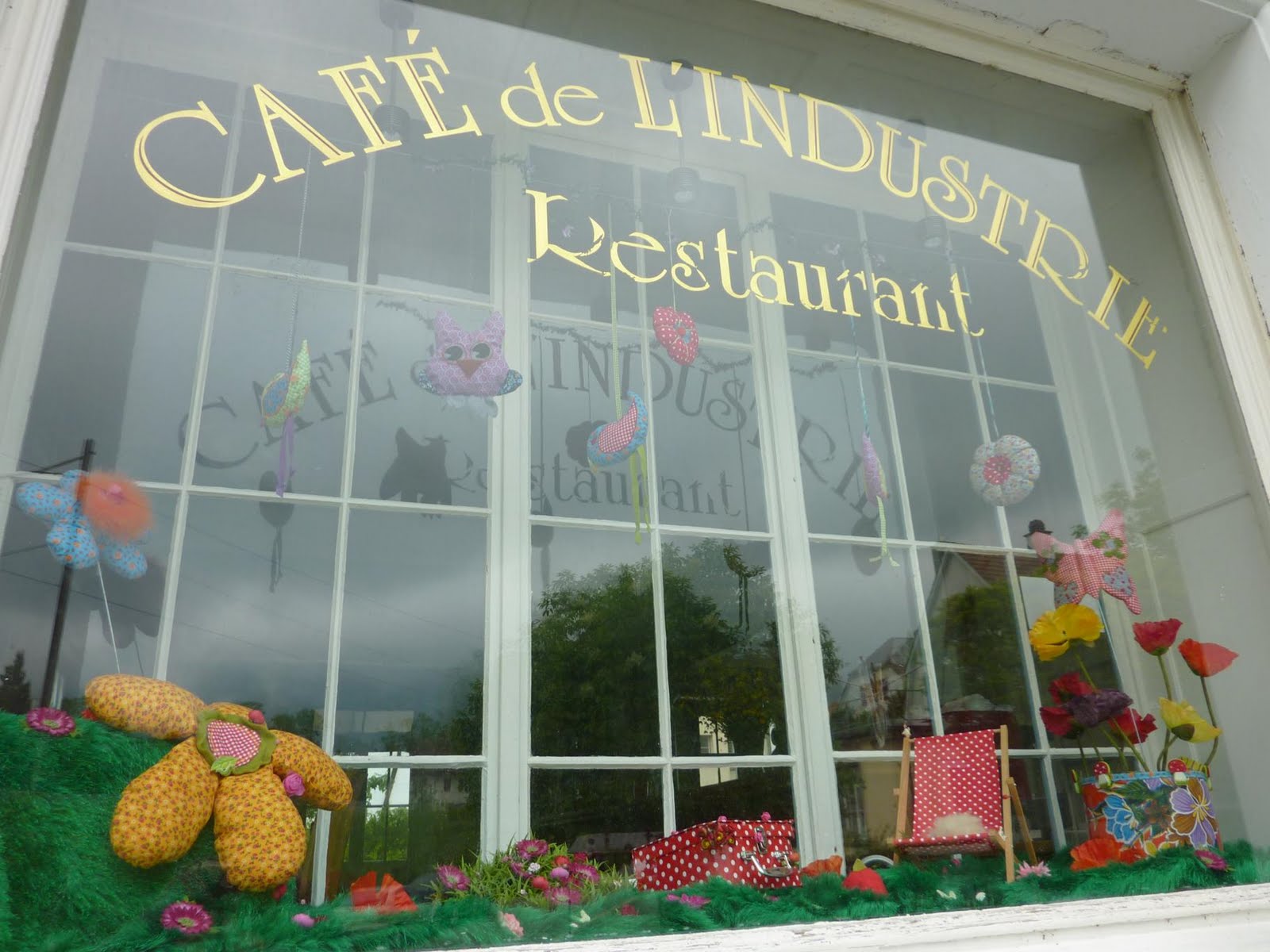 Mohnblueme Sommer Schaufenster Deko