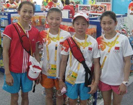 [china+gymnasts.JPG]