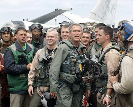 [bush+soldiers.jpg]