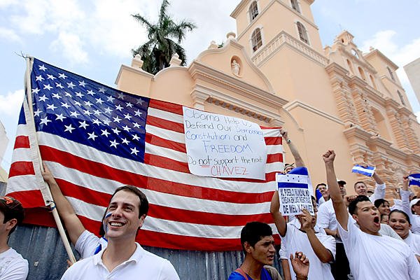 [obama+honduras.jpg]
