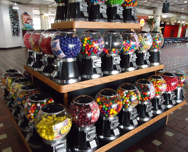 She Bakes Bubble Gum Machines