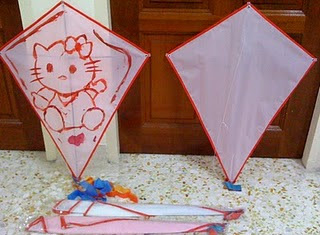 plain kites