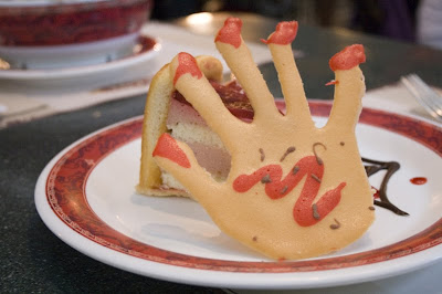迪士尼 黑色世界 mousse cake