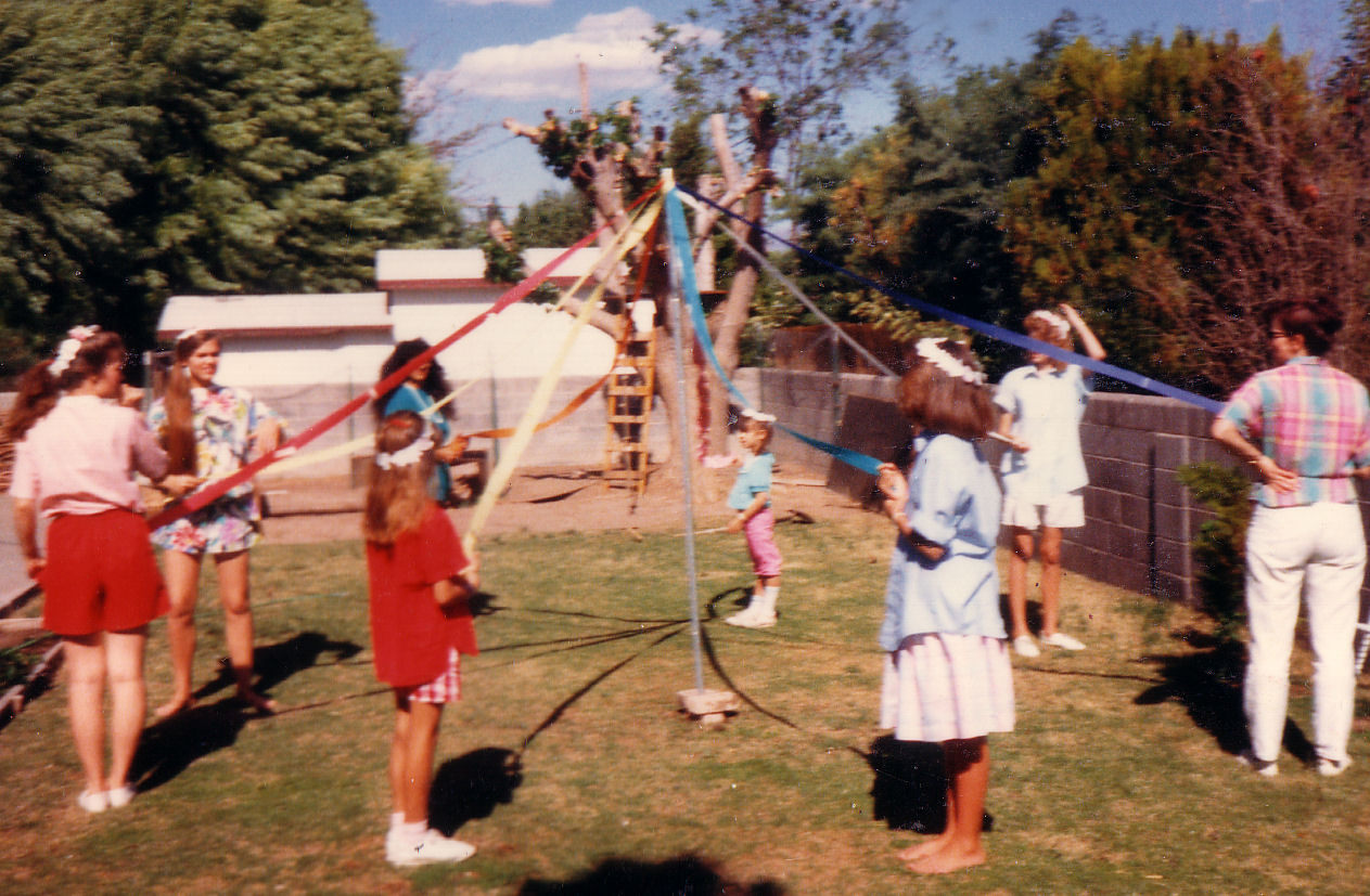 [maypole+hr.jpg]