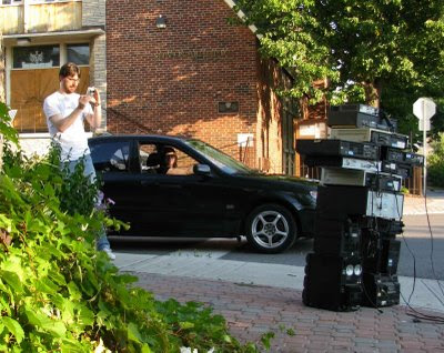 it'll be funny if this guy is a blogger; photo by Keane