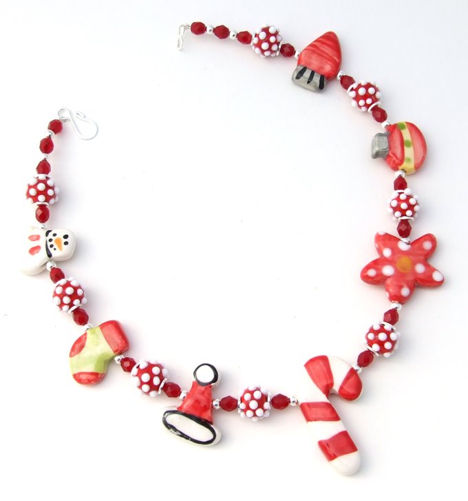 [holidaynecklace.jpg]