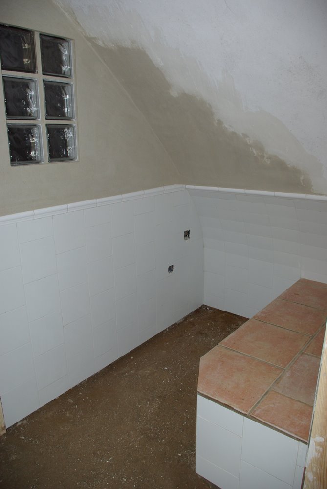 [11cupunderstairs.jpg]