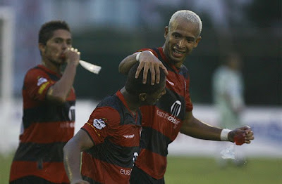 Foto: Júnior (Camaçari 1 x 3 Vitória)