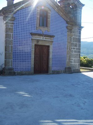 [Adro_Igreja1[1].jpg]