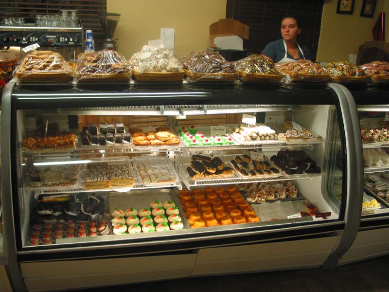 20080201-Bakery-DisplayCases.JPG