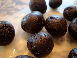 Raw Vegan Dark Chocolate Cherry Balls